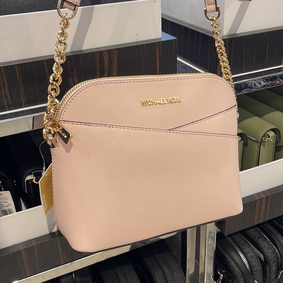 MICHAEL KORS
Jet Set Travel Medium Dome Crossbody Bag
Powder Blush 
NWT - Picture 1 of 16